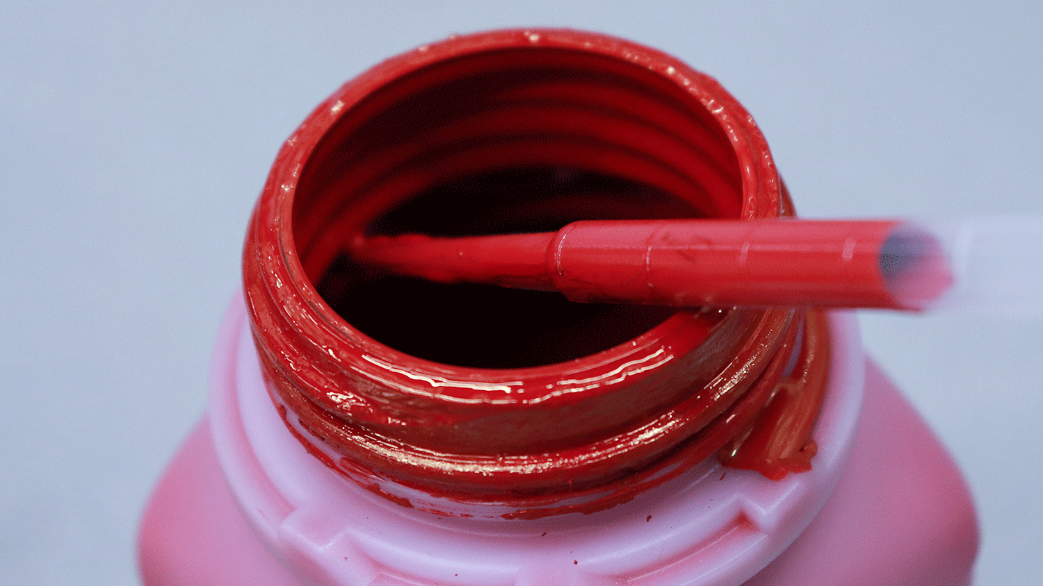 Farbuntersuchung rote Stofffarbe